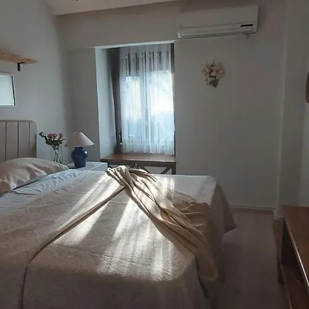Daire Havuzlu Bahceli Muestakil Side