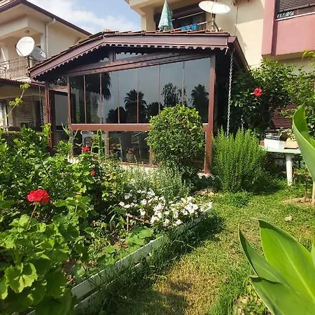 Daire Havuzlu Bahceli Muestakil