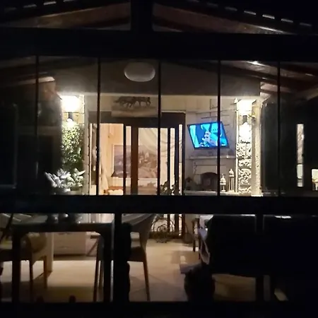 Havuzlu Bahceli Muestakil Apartamento