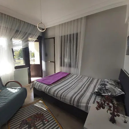 Havuzlu Bahceli Muestakil Apartamento *