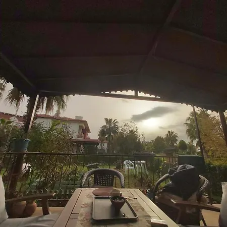 Havuzlu Bahceli Muestakil Apartamento Side