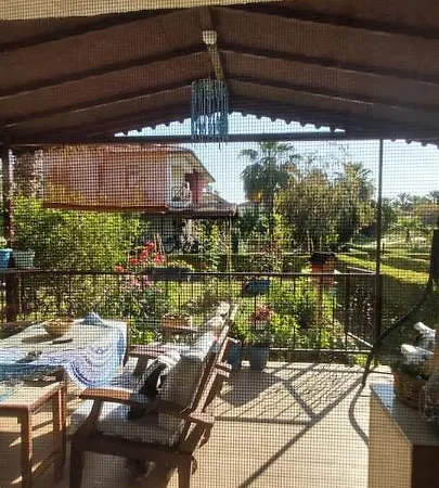 Havuzlu Bahceli Muestakil Apartamento